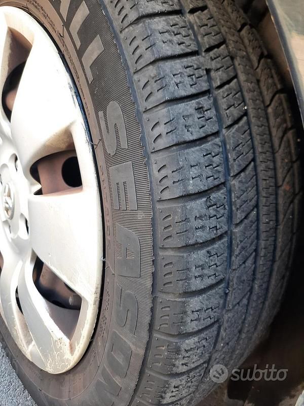 Usata Toyota Yaris Sol 65 CV (47 kW) 2006 Nero Utilitaria