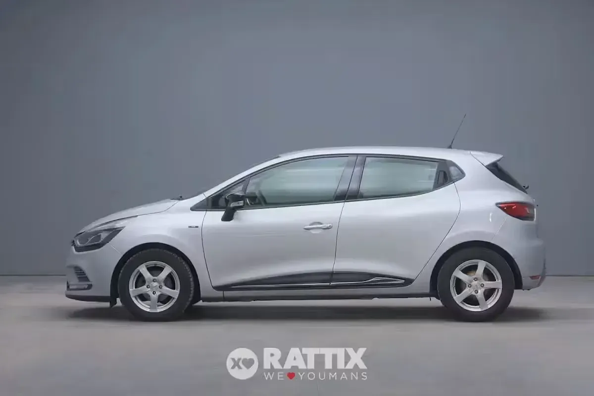 Usata Renault Clio Zen 74 CV (54 kW) 2019 Grigio