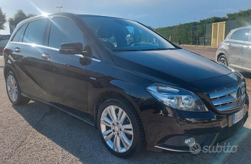 Usata Mercedes B180 Executive 109 CV (80 kW) 2011 Nero Monovolume