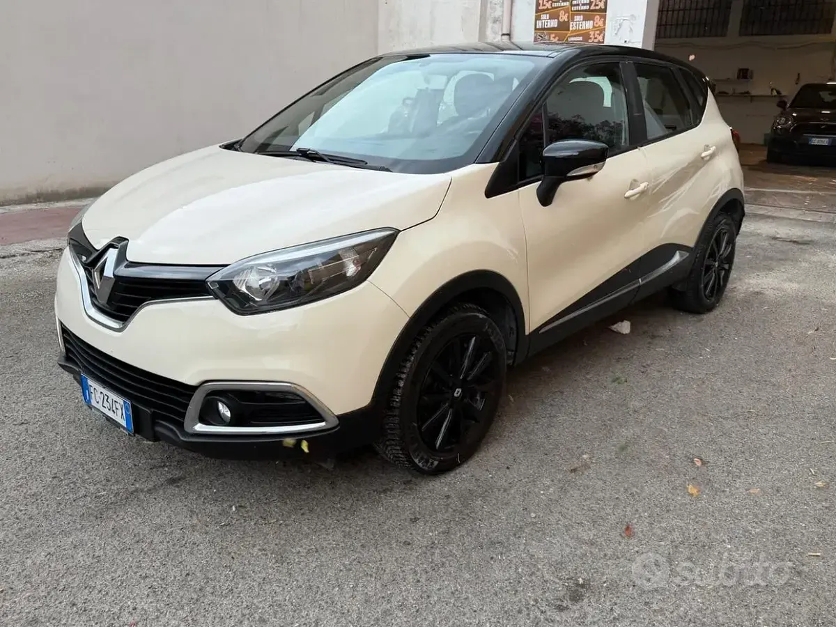 Usata Renault Captur Life 90 CV (66 kW) 2016 Beige SUV