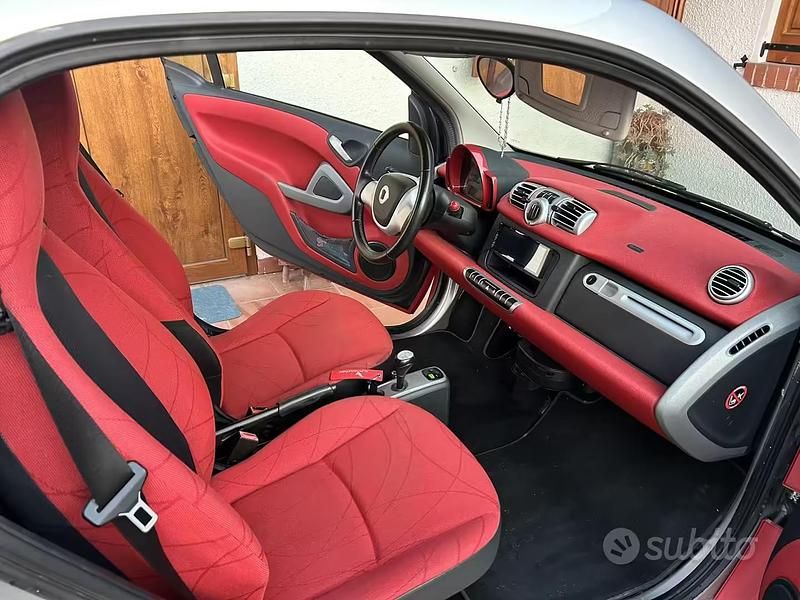Usata Smart ForTwo Coupé 61 CV (44 kW) 2011 Rosso Coupé