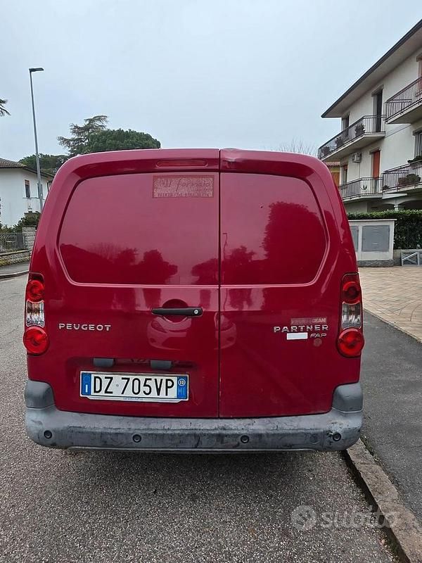 Usata Peugeot Partner 2010 Rosso