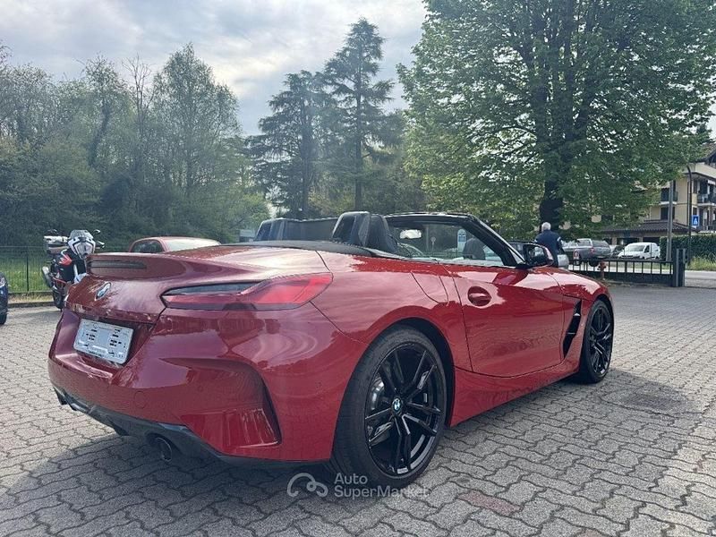 Begagnad BMW Z4 M Sport 197 HK (144 kW) 2023 Röd Cab