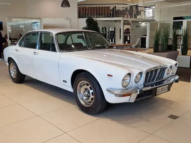 Usata Jaguar XJ6 159 CV (116 kW) 1976 Bianco Berlina