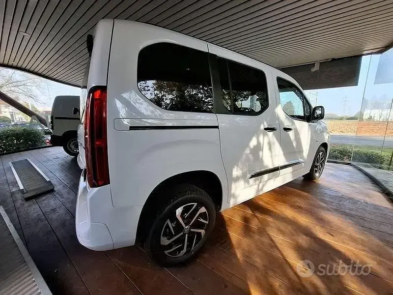 Nuova Toyota Proace Verso City 101 CV (74 kW) 2026 Bianco Station wagon