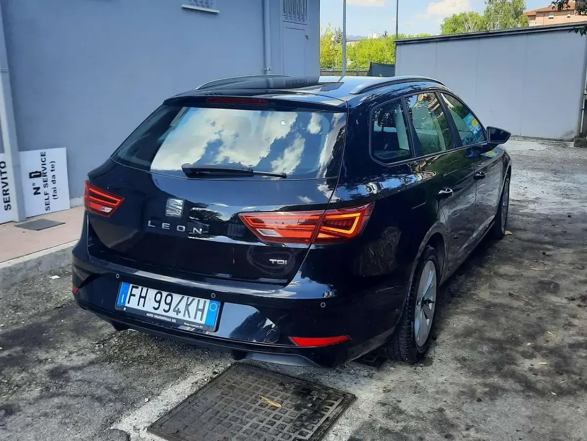 Usata Seat Leon ST Business 116 CV (85 kW) 2017 Nero Station wagon