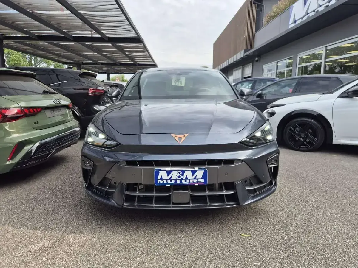 Usata Cupra Leon 150 CV (110 kW) 2025 Grigio Berlina