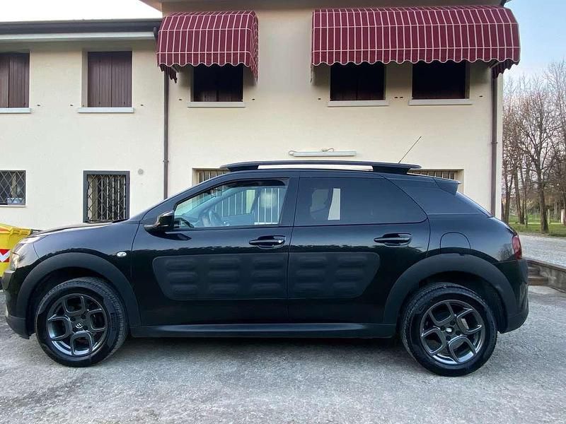 Usata Citroën C4 99 CV (72 kW) 2017 Nero SUV
