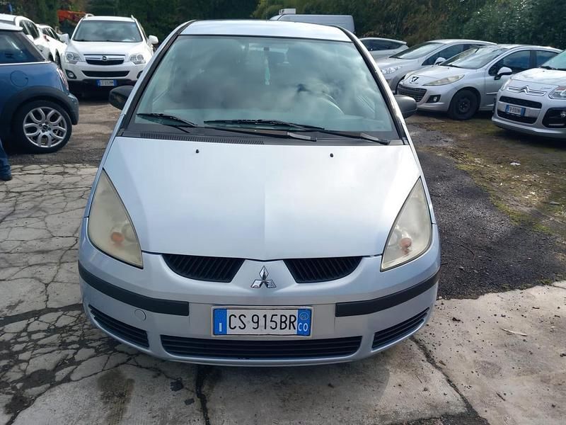 Usata Mitsubishi Colt Invite 74 CV (54 kW) 2005 Argento Utilitaria