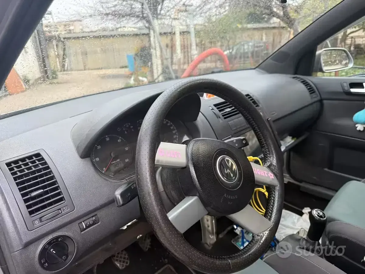 Usata VW Polo 69 CV (50 kW) 2006 Grigio Utilitaria