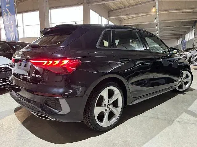 Usata Audi A3 e-tron S-Line 149 CV (109 kW) 2024 Nero Utilitaria