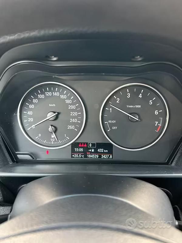 Usata BMW 114 102 CV (75 kW) 2014 Nero Utilitaria