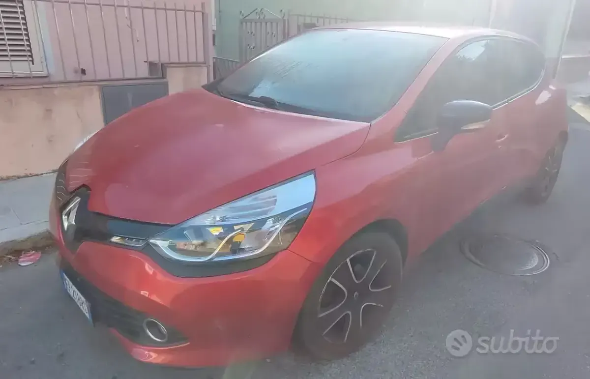 Second-hand Renault Clio IV 90 CP (66 kW) 2013 Roșu Hatchback