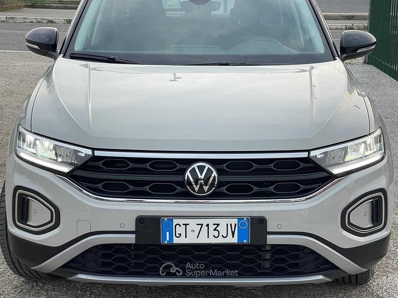 Usata VW T-Roc Life 116 CV (85 kW) 2024 Bianco SUV