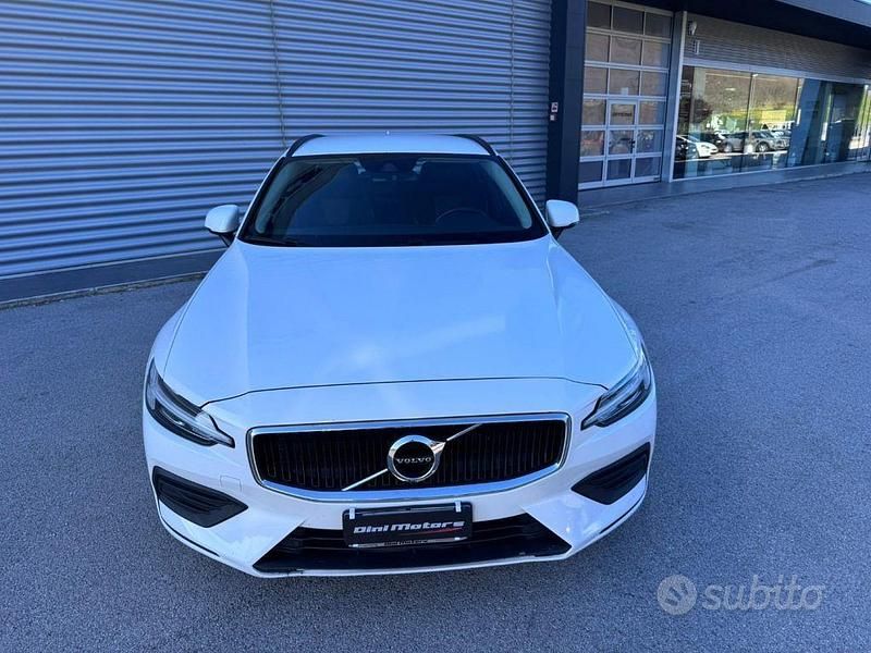 Usata Volvo V60 R-Design 150 CV (110 kW) 2019 Bianco Station wagon