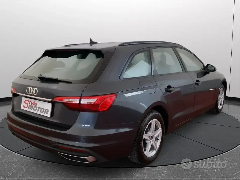 Usata Audi A4 Business 136 CV (100 kW) 2022 Grigio Station wagon