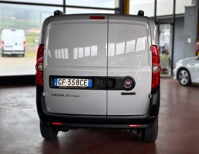 Usata Fiat Doblò Business 105 CV (77 kW) 2021 Argento Monovolume