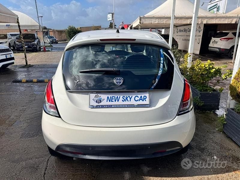 Usata Lancia Ypsilon S 95 CV (69 kW) 2012 Bianco Utilitaria
