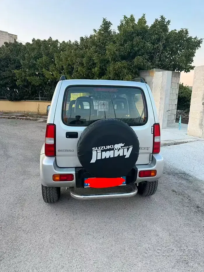 Usata Suzuki Jimny 65 CV (47 kW) 2005 Grigio SUV