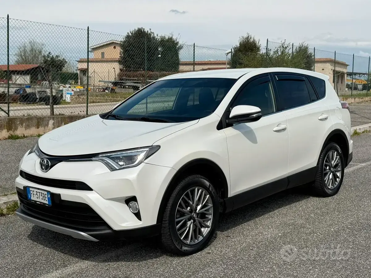 Usata Toyota RAV4 143 CV (105 kW) 2016 SUV