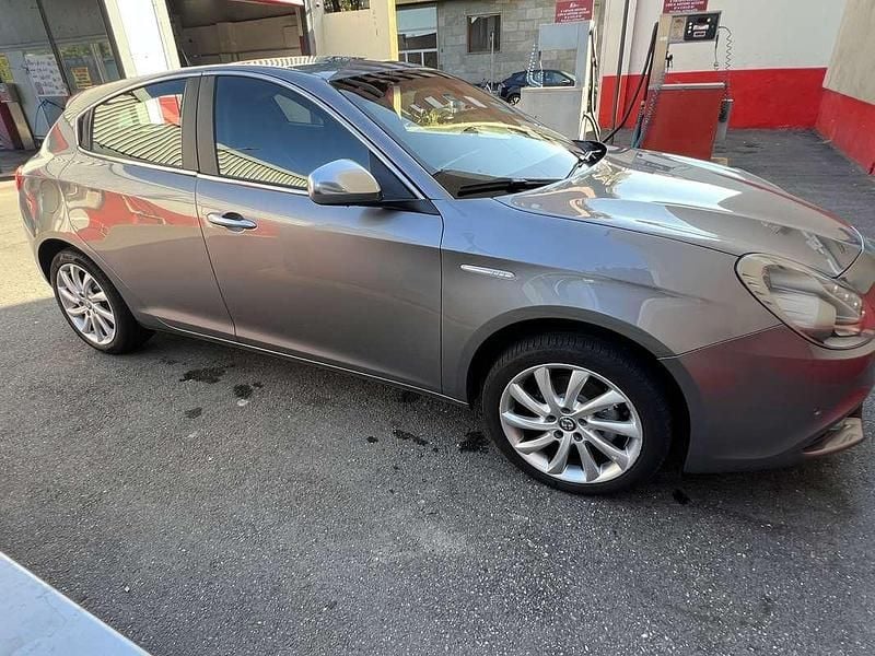Usata 2019 Alfa Romeo Giulietta Super Due volumi | 16.500 € (Buon prezzo) - Immagine 1/4