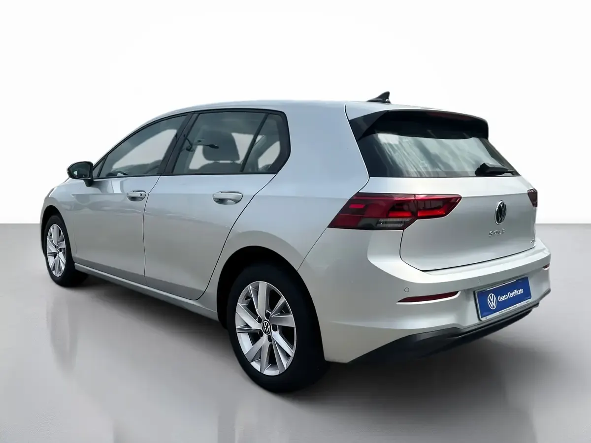 Usata VW Golf VIII Life 131 CV (96 kW) 2023 Reflex silver metallizzato Berlina
