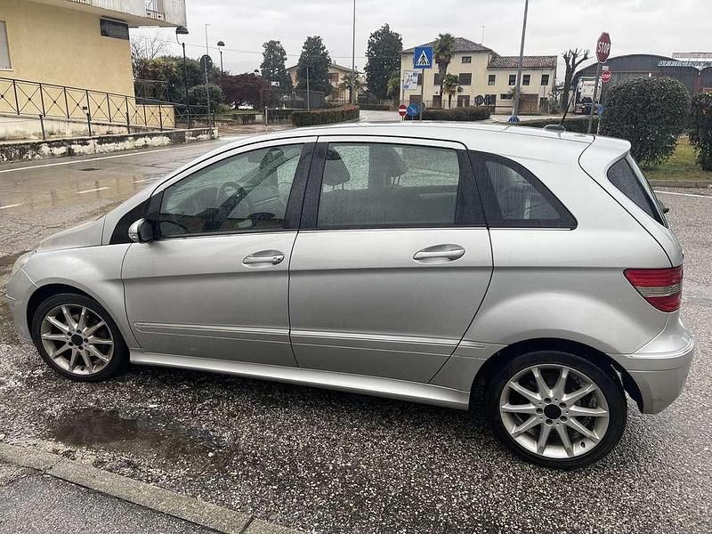 Usata Mercedes B200 140 CV (102 kW) 2008 Monovolume