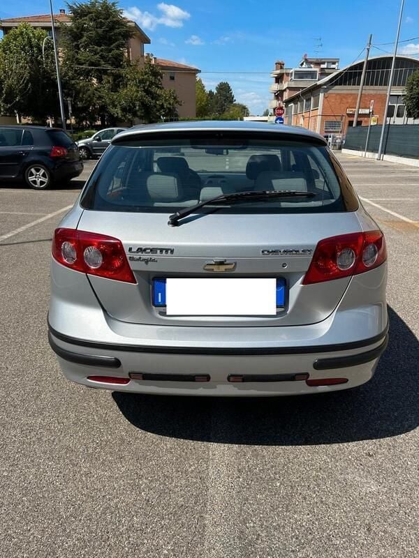 Usata Chevrolet Lacetti 95 CV (69 kW) 2010 Argento Berlina