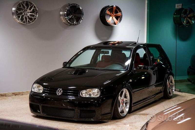 Nero Usata 2000 VW Golf IV Tre volumi | 13.500 € (Molto cara) - Immagine 1/4