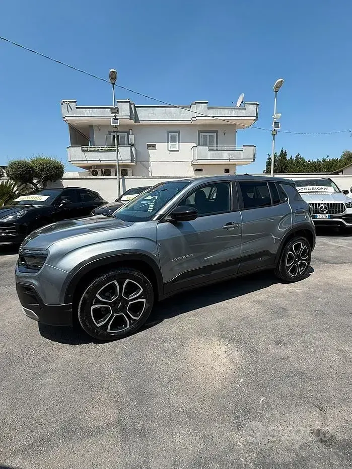Usata Jeep Avenger Summit 101 CV (74 kW) 2025 Grigio SUV