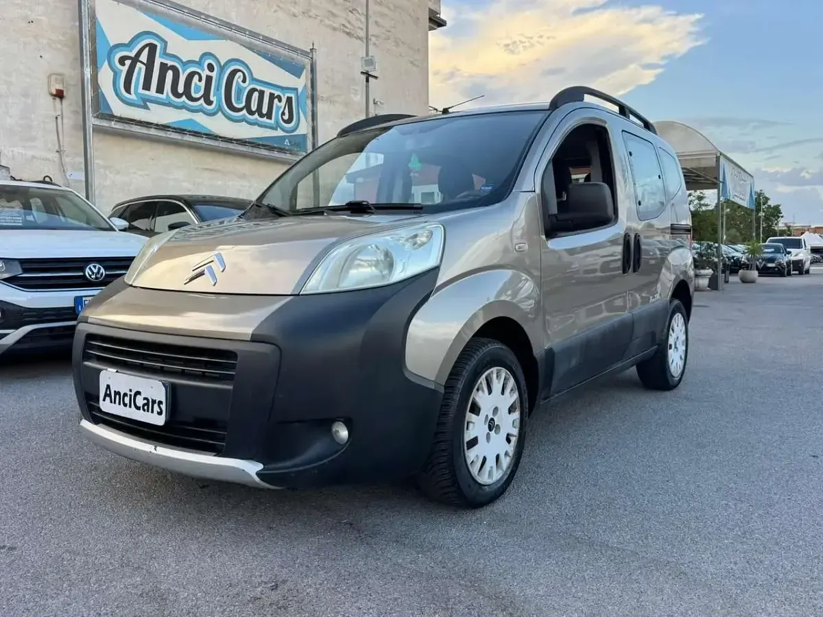 Usata Citroën Nemo XTR 75 CV (55 kW) 2011 Oro Monovolume