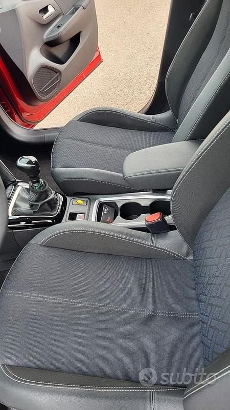 Usata Opel Corsa 102 CV (75 kW) 2023 Rosso Utilitaria