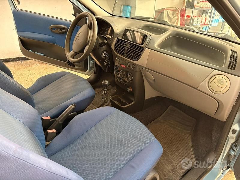 Usata Fiat Punto 2003 Utilitaria