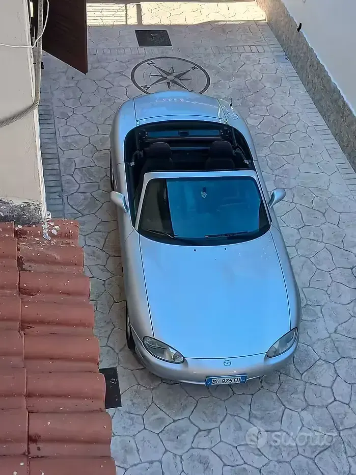 Usata Mazda MX5 110 CV (80 kW) 1999 Grigio Cabrio