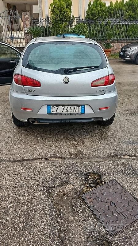 Usata Alfa Romeo 147 Exclusive 150 CV (110 kW) 2006 Grigio Utilitaria