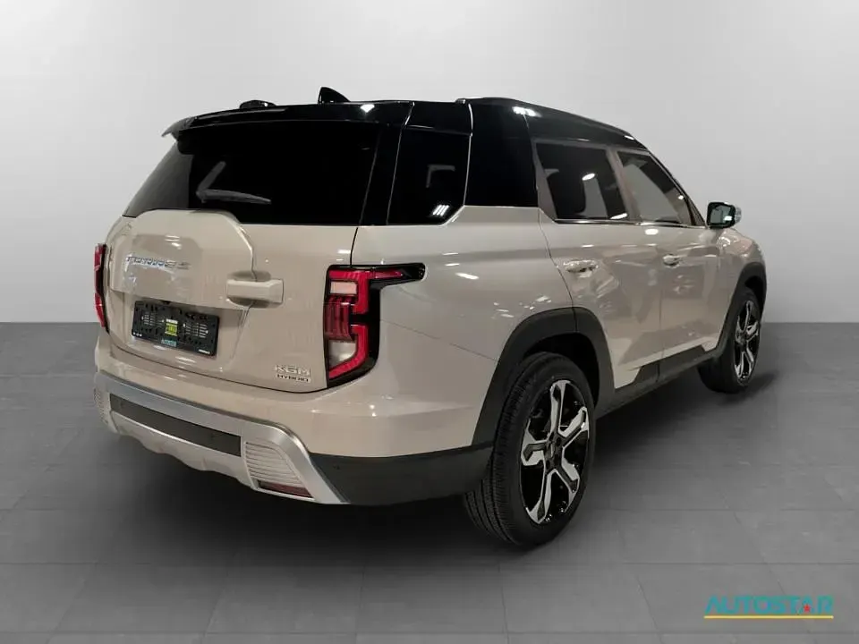 Nuova KGM Torres 204 CV (150 kW) 2026 2bl  latte greige bi color SUV