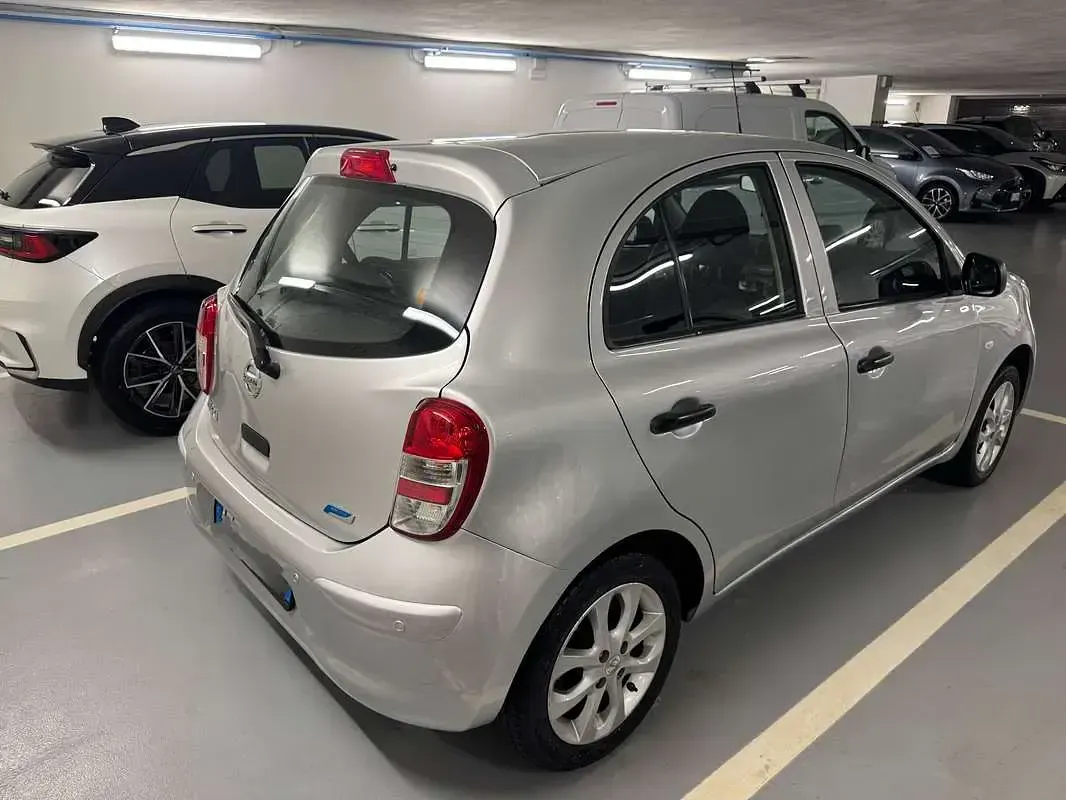 Usata Nissan Micra 80 CV (58 kW) 2011 Argento Utilitaria