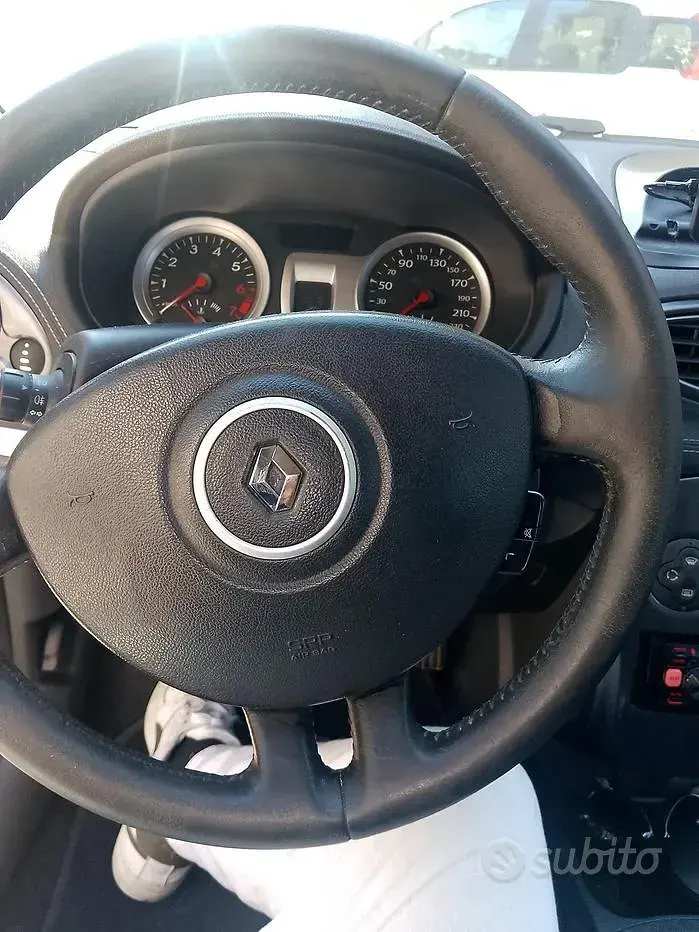 Usata Renault Clio II 101 CV (74 kW) 2010 Nero Berlina