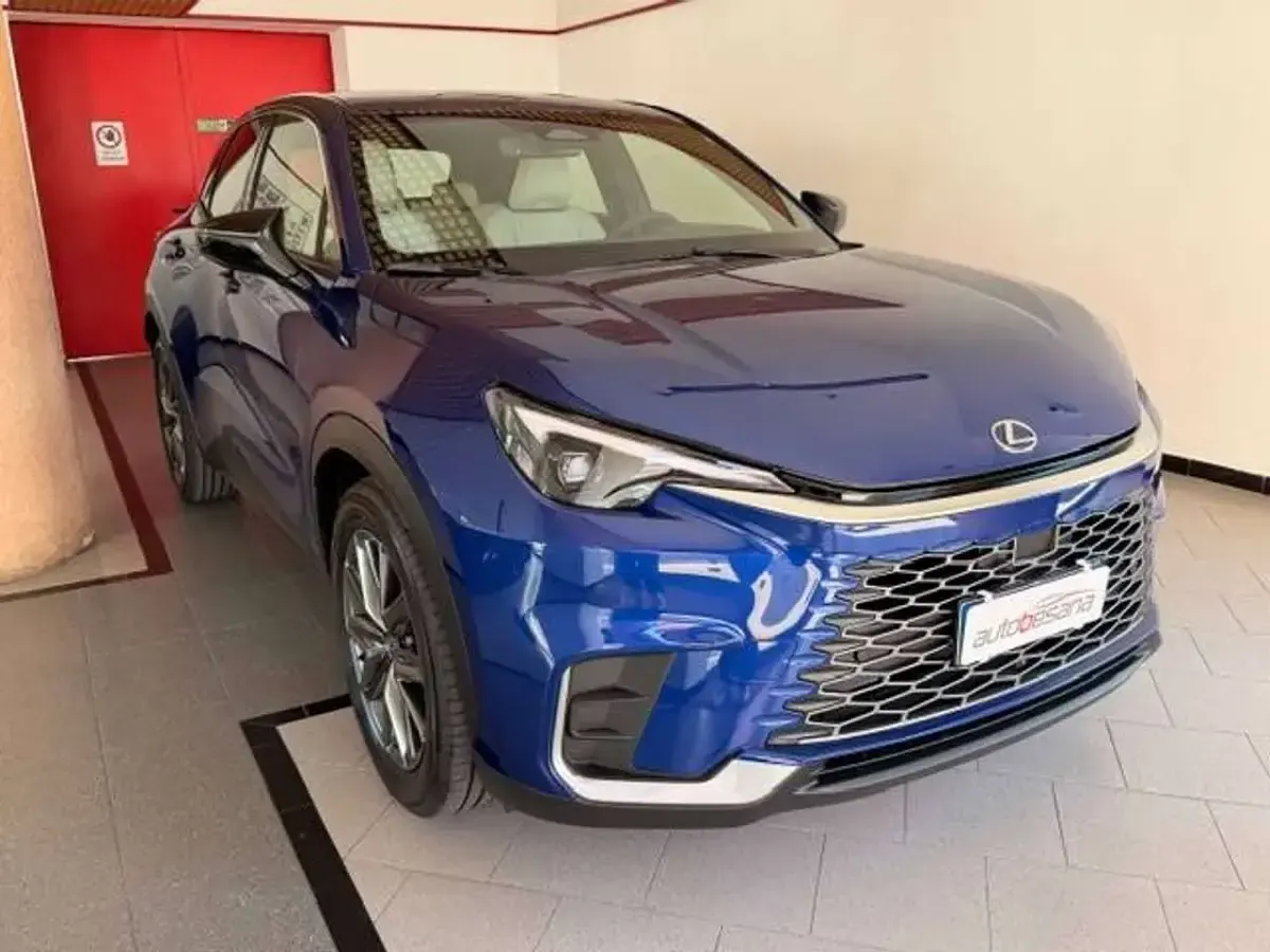Nuova Lexus LBX 91 CV (66 kW) 2026 Blu/azzurro SUV