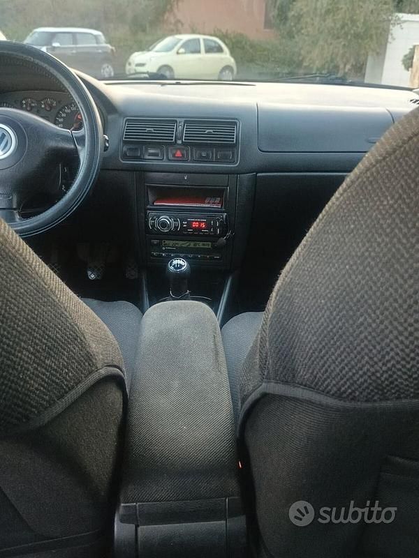 Usata VW Golf 101 CV (74 kW) 1998 Nero Berlina