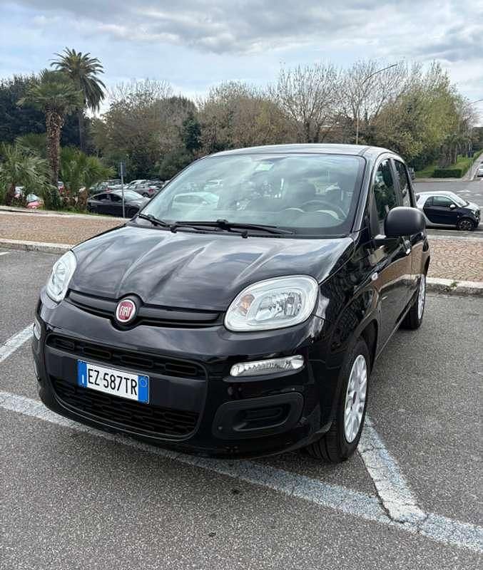 Usata Fiat Panda Lounge 69 CV (50 kW) 2015 Nero Utilitaria