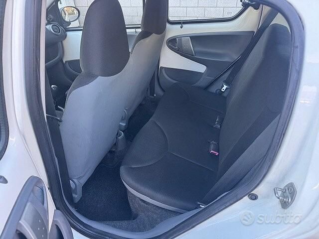 Usata Toyota Aygo 67 CV (49 kW) 2011 Utilitaria