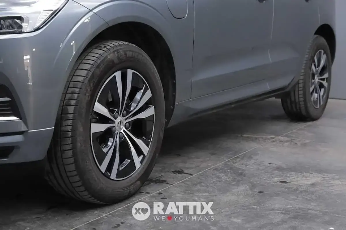 Usata Volvo XC60 Business Edition 303 CV (222 kW) 2020 Osmium grey SUV