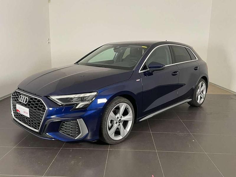 Usata Audi A3 Sportback S-Line 150 CV (110 kW) 2024 Blu/azzurro Utilitaria