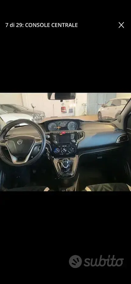 Usata Lancia Ypsilon 95 CV (69 kW) 2017 Grigio Utilitaria