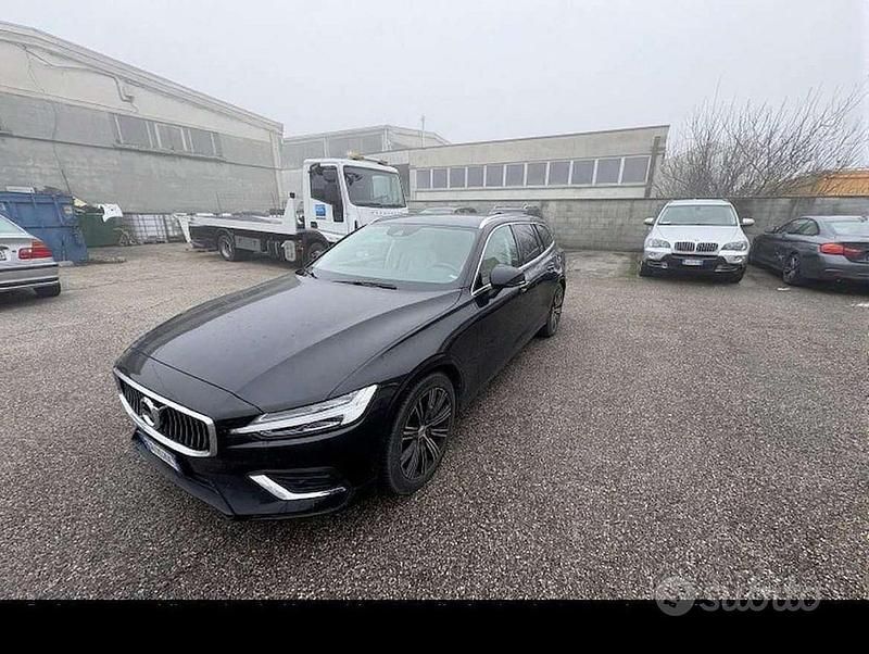 Usata Volvo V60 Inscription 197 CV (144 kW) 2021 Nero Station wagon