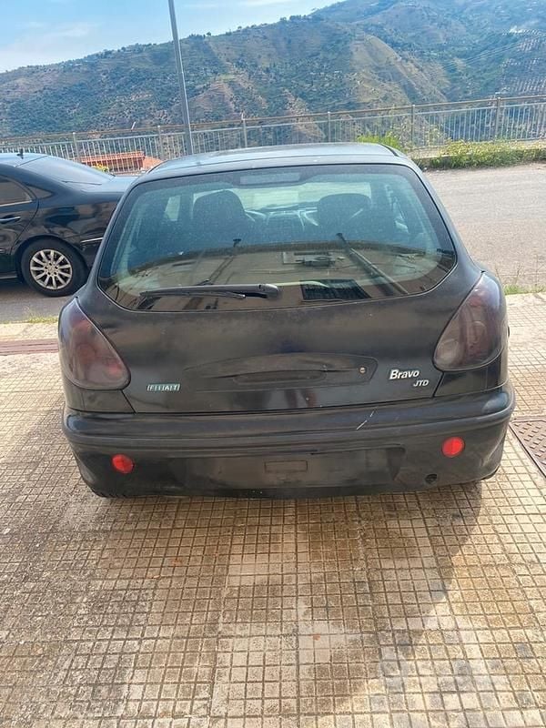 Usata Fiat Bravo 105 CV (77 kW) 1999 Nero Utilitaria