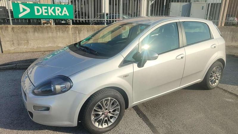 Usata Fiat Punto Lounge 95 CV (69 kW) 2012 Grigio Utilitaria