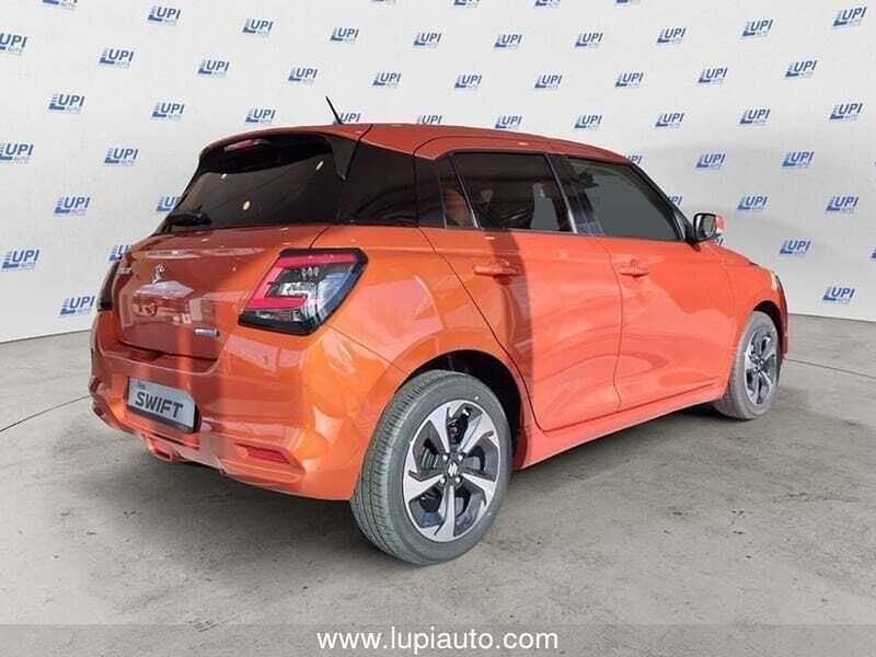 Usata Suzuki Swift 83 CV (61 kW) 2023 Arancione Utilitaria
