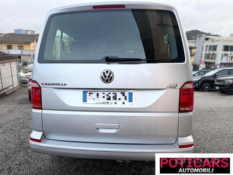 Usata VW Caravelle Comfortline 150 CV (110 kW) 2017 Grigio Monovolume
